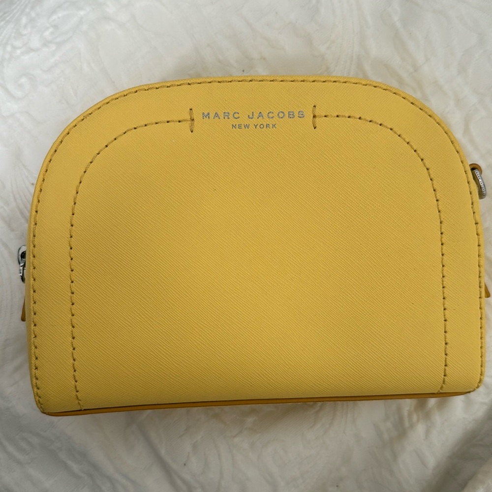 Marc Jacob’s yellow bag